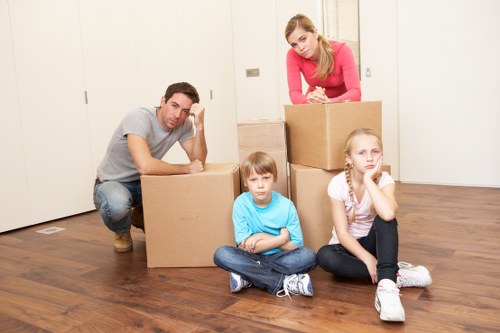 Residential moving van service near Pimlico streets