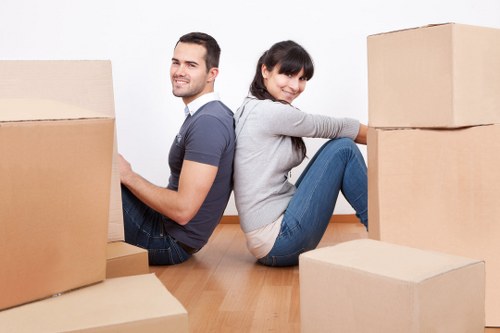 Moving truck support for residential and commercial customers in Pimlico